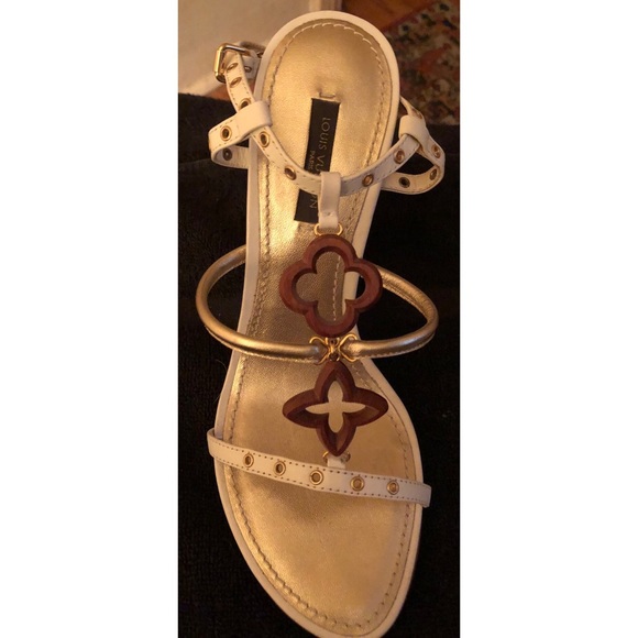 Louis Vuitton Gold & White Vintage T-Strap - Picture 2 of 7